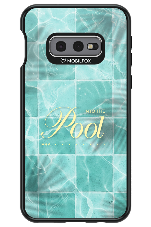 Into the Pool - Samsung Galaxy S10e