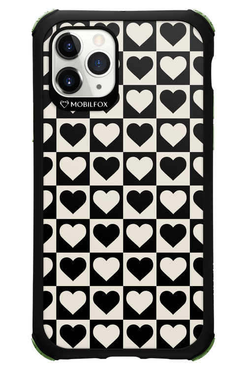 Checkered Heart - Apple iPhone 11 Pro