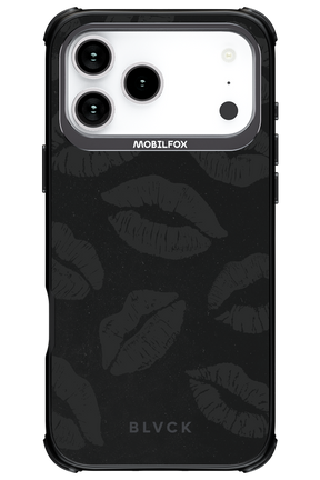 Dark Lips - Apple iPhone 17 Pro Max