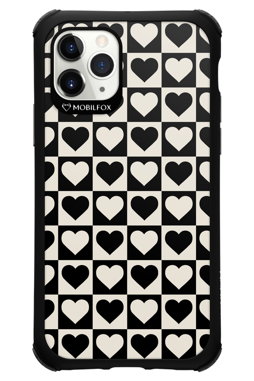 Checkered Heart - Apple iPhone 11 Pro