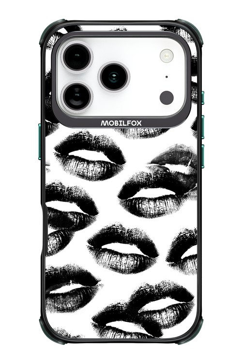 Ghost Kiss 2.0 - Apple iPhone 17 Pro